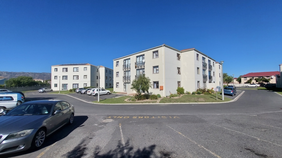 2 Bedroom Property for Sale in Guldenland Western Cape